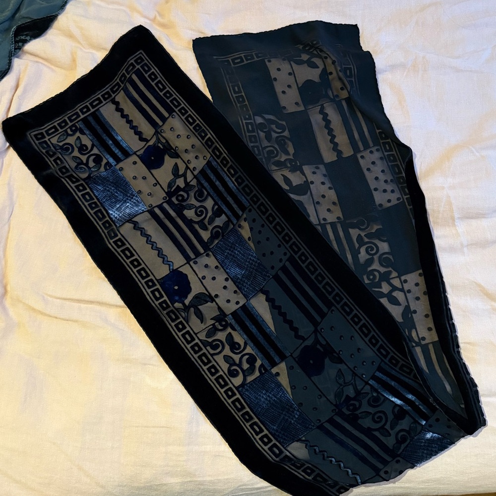 Velvet and Mesh Scarf